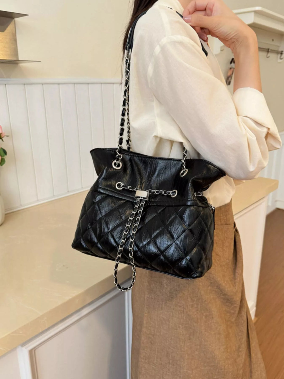 Modern Finesse Onyx Quilt Chain PU Leather Shoulder Bag