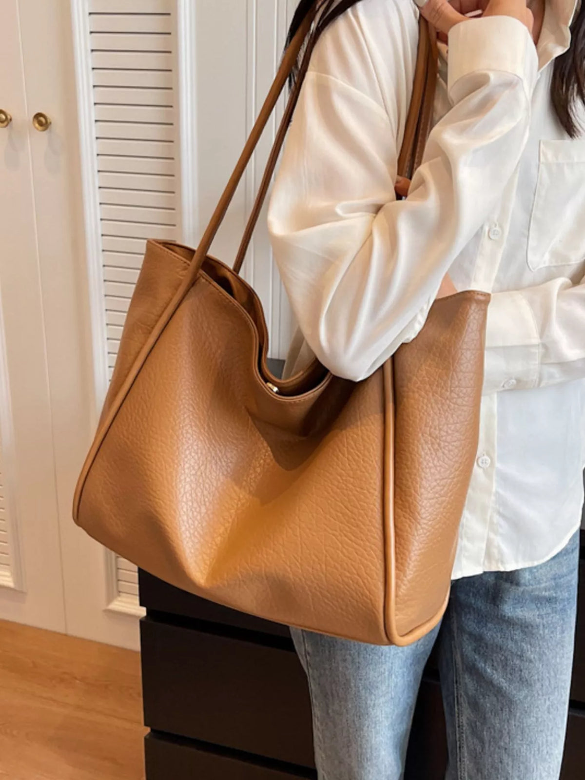 Modern Finesse Avenue PU Leather Tote Bag