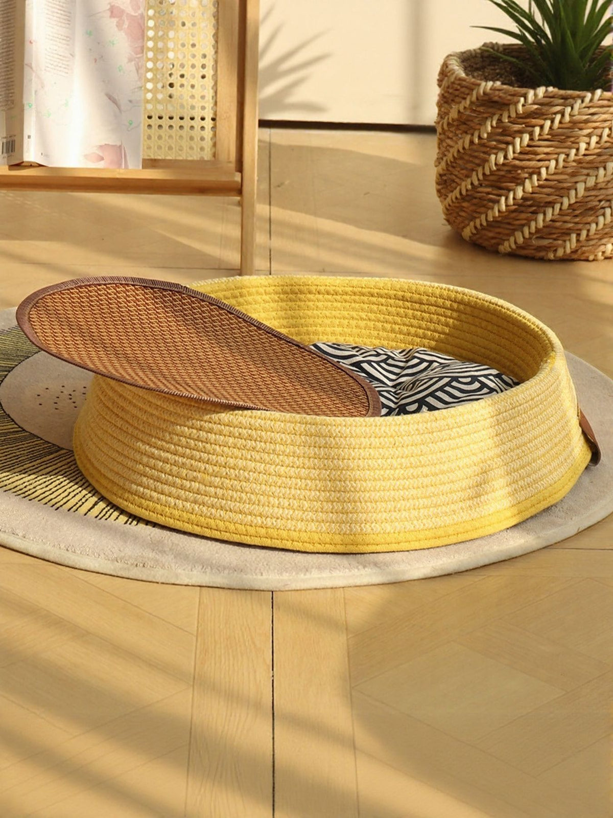 HOF Marlowe Woven Rattan Pet Nest