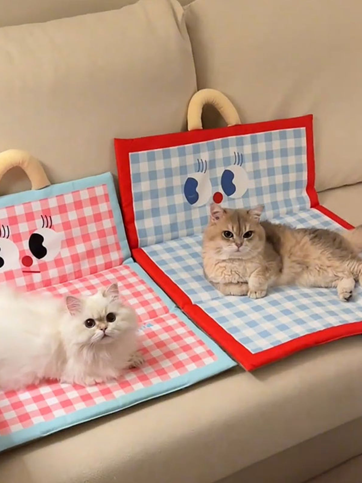 HOF Noelle Plaid Pet Mat with Handle