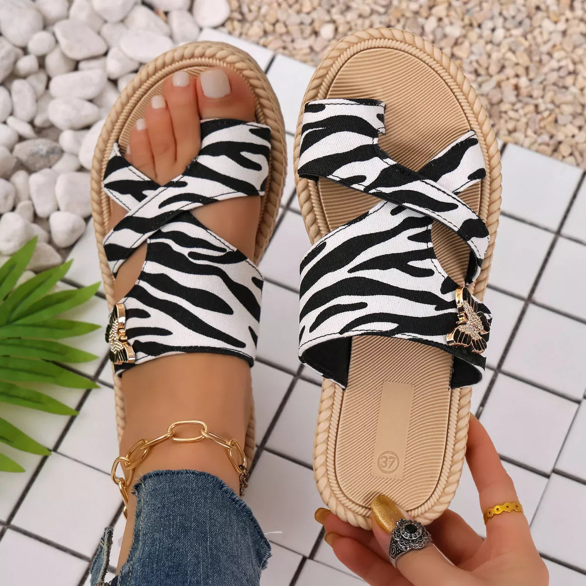 Modern Finesse Arden Toe Loop Flat Sandals