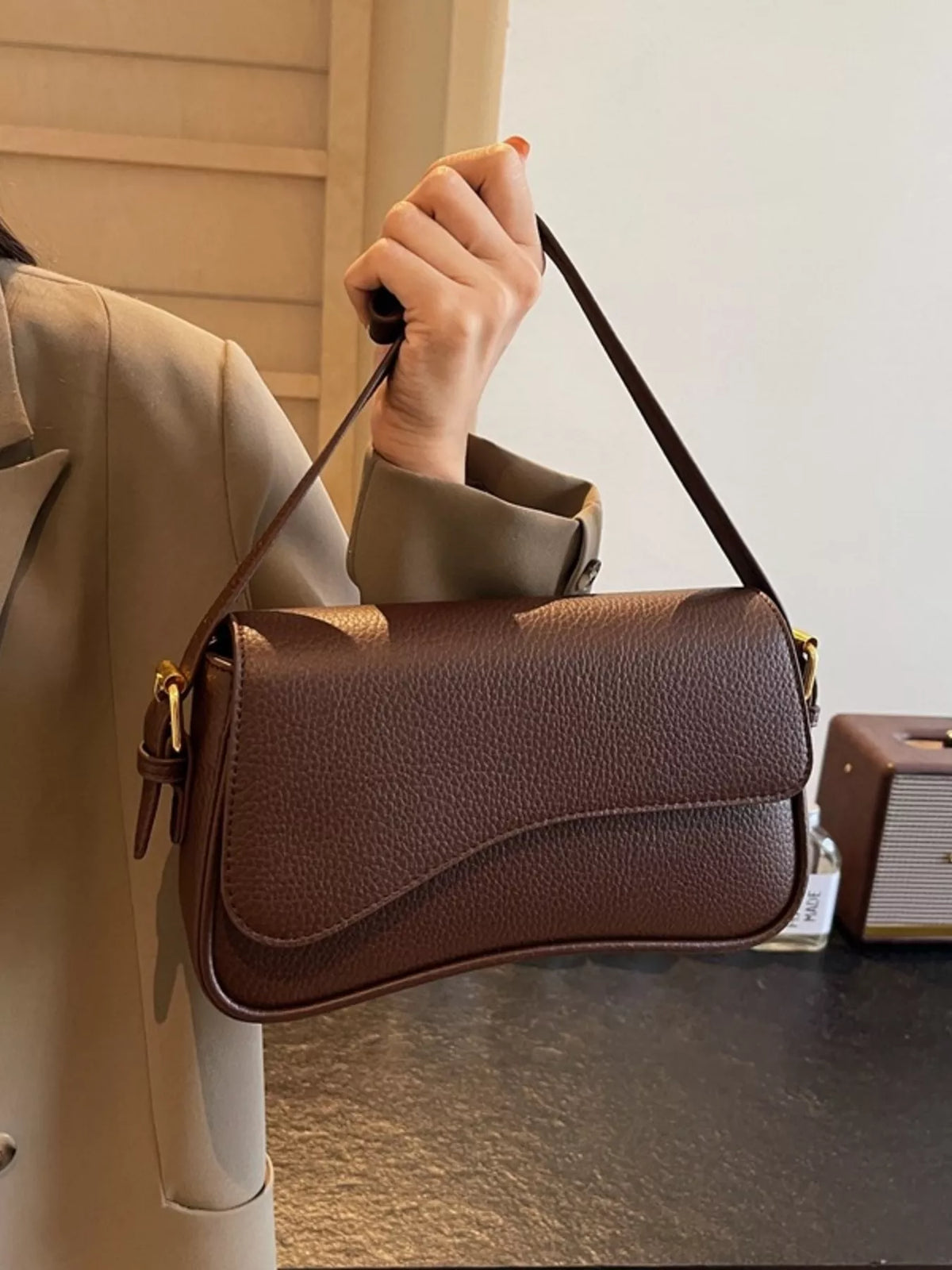 Modern Finesse Vale Solid Color Leather Crossbody Bag