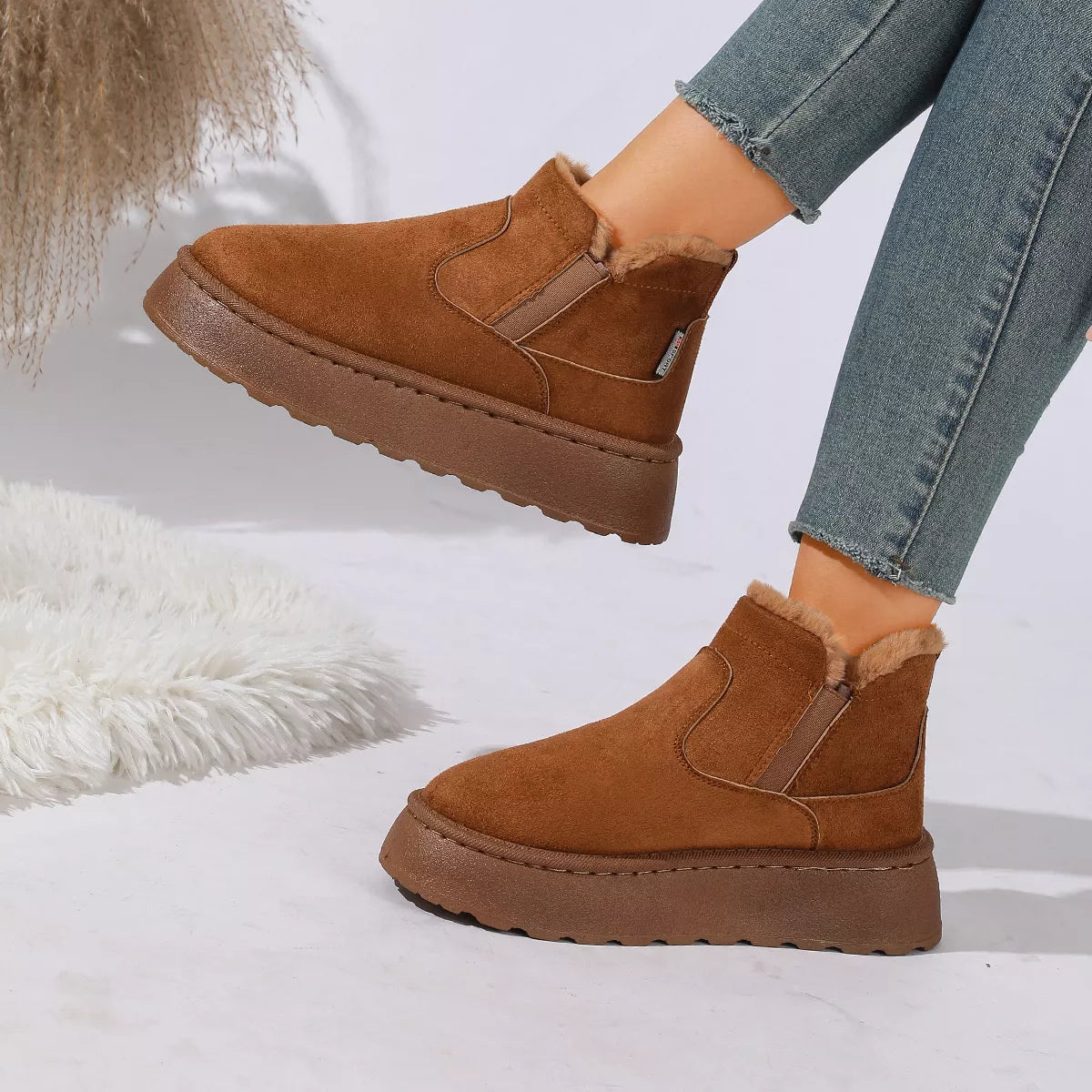 Modern Finesse Estelle Round-Toe Platform Boots