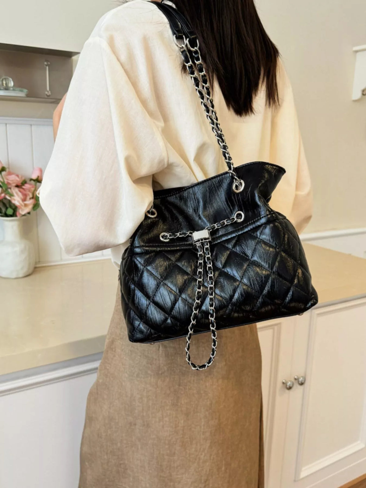 Modern Finesse Onyx Quilt Chain PU Leather Shoulder Bag
