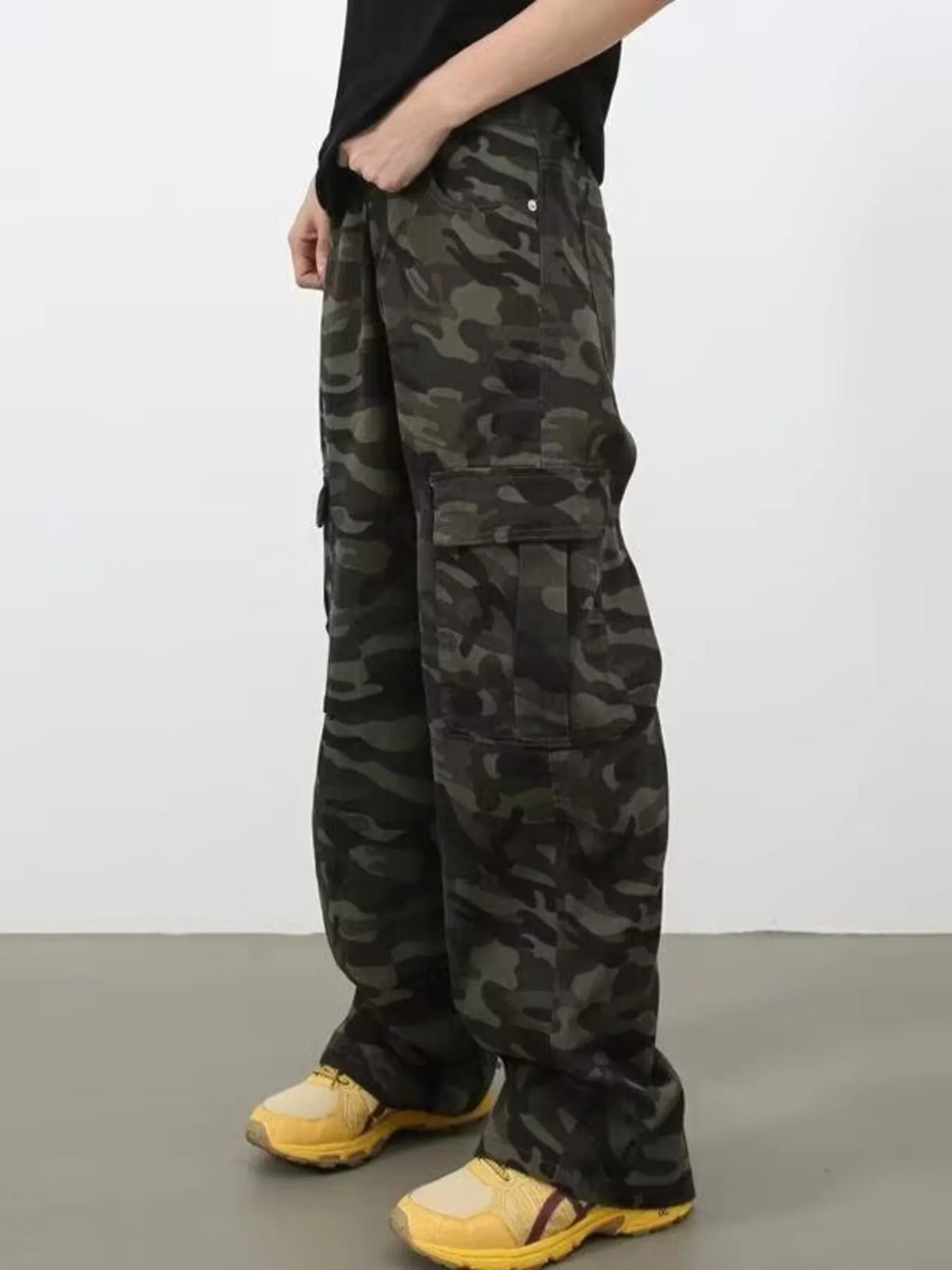 Modern Finesse Ford Men's Camo Print Wide-Leg Cargo Jeans — Extended Sizes