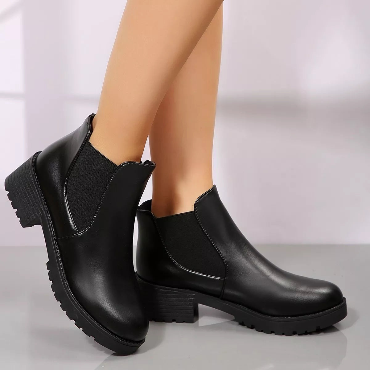 Modern Finesse Rowan Round-Toe Block Heels Boots