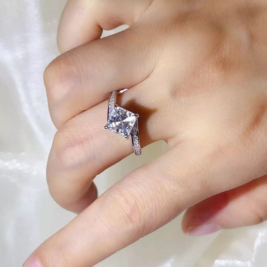 HOF Mira 2 Carat Moissanite 925 Sterling Silver Ring