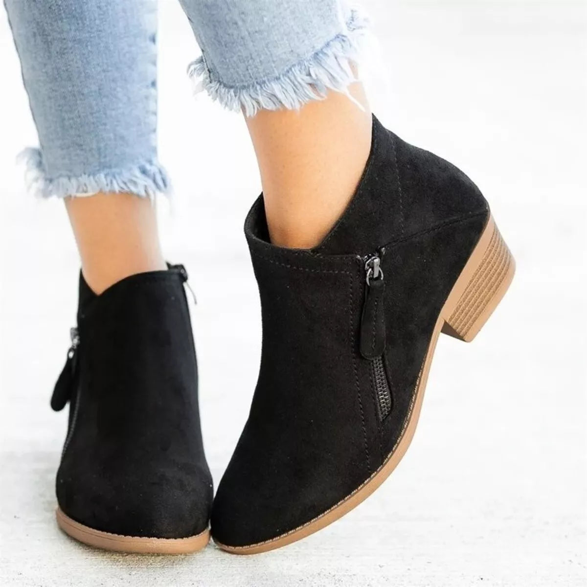 Modern Finesse City Block Round-Toe Low-Heel Boots