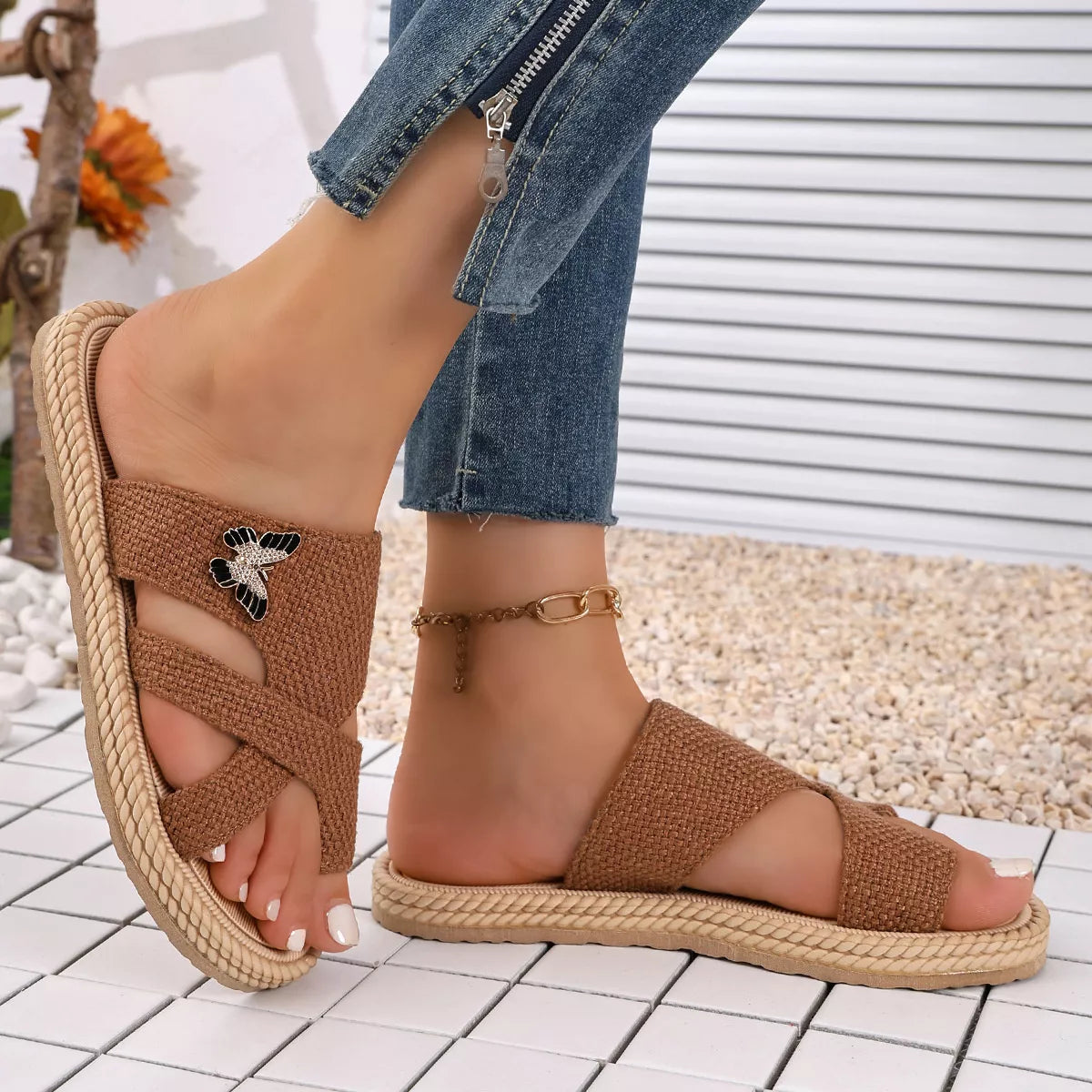 Modern Finesse Arden Toe Loop Flat Sandals