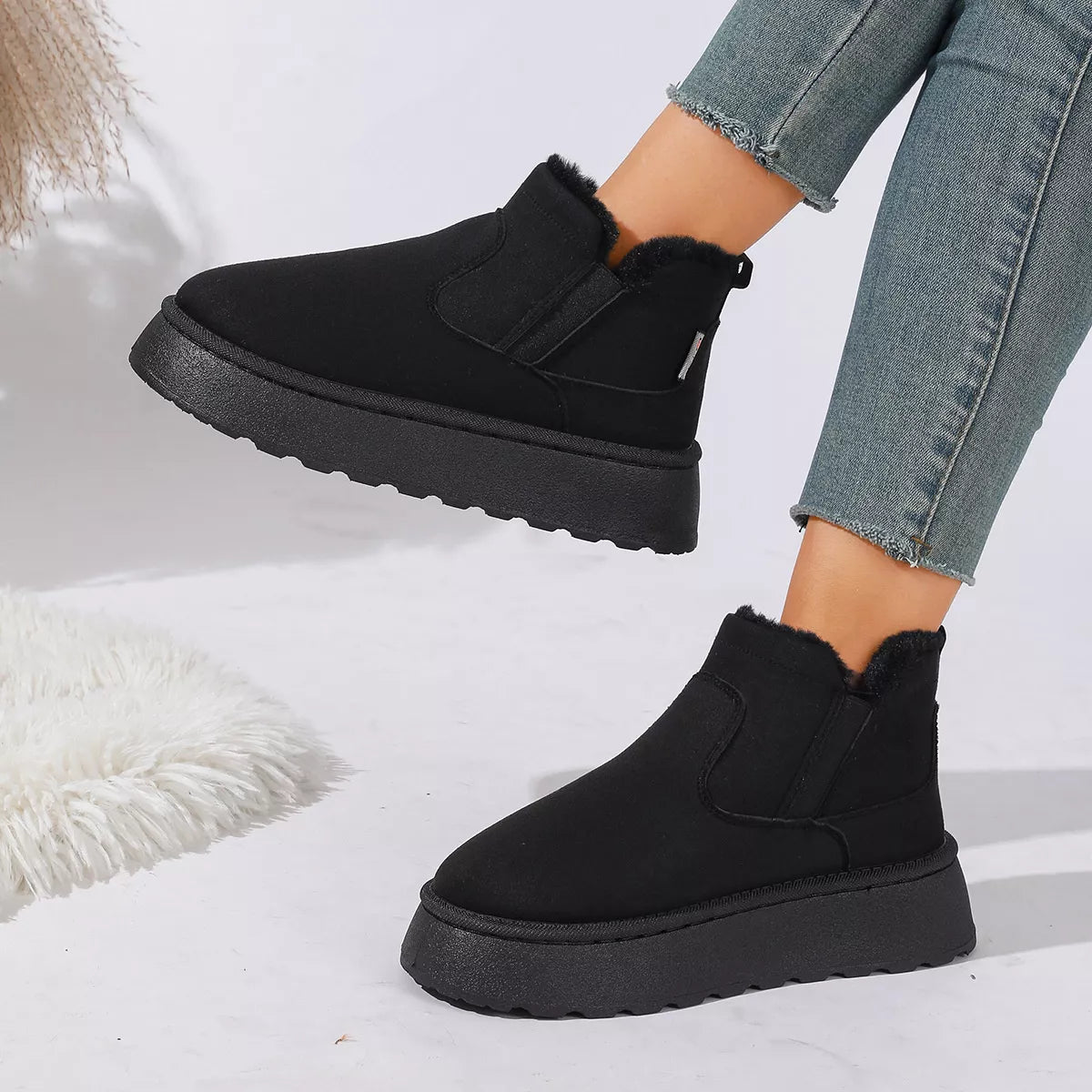 Modern Finesse Estelle Round-Toe Platform Boots