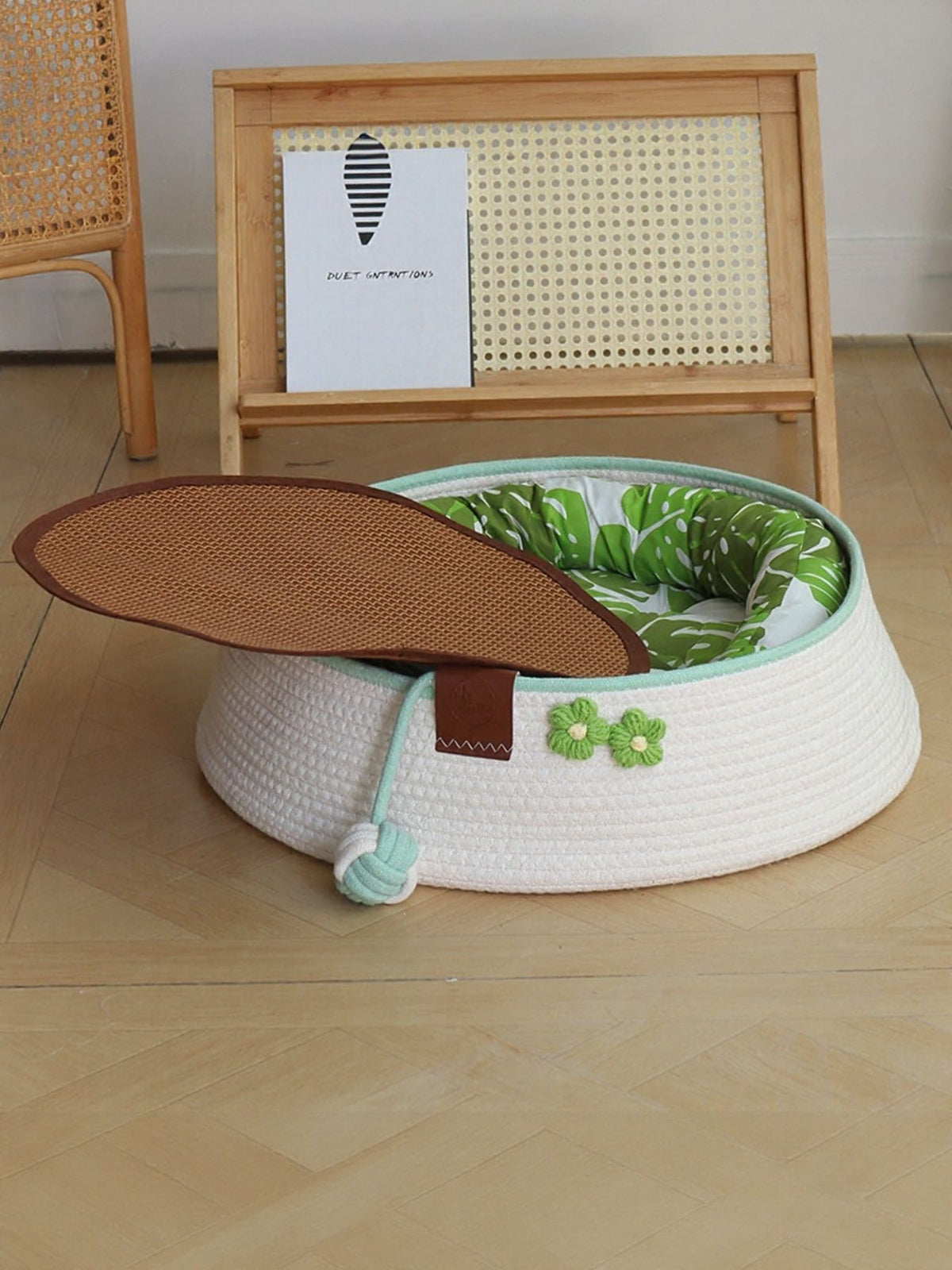 HOF Liora Woven Pet Nest with Toy Ball