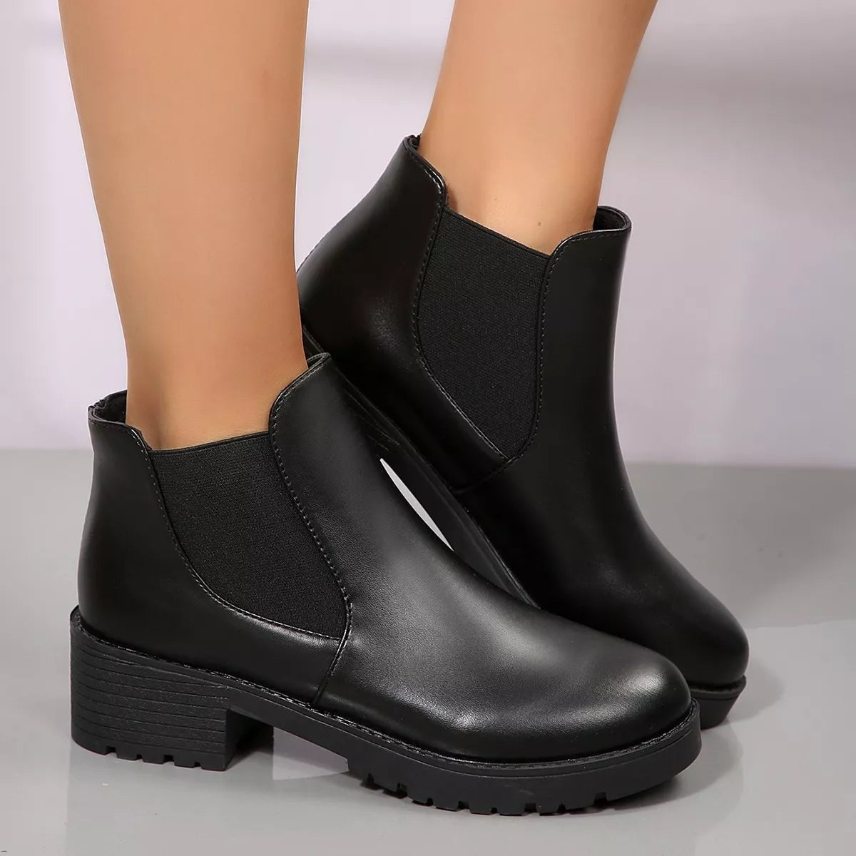 Modern Finesse Rowan Round-Toe Block Heels Boots