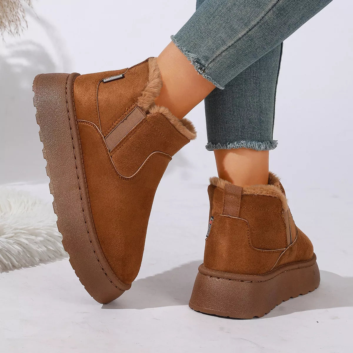 Modern Finesse Estelle Round-Toe Platform Boots