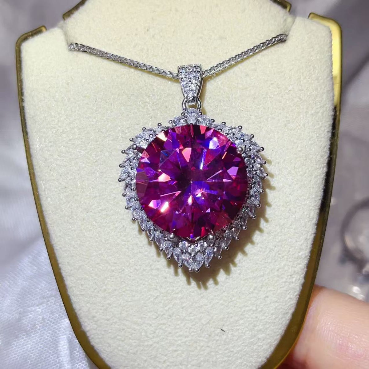 House Of Finesse Regalia 20 Carat Moissanite Pendant Necklace in silver